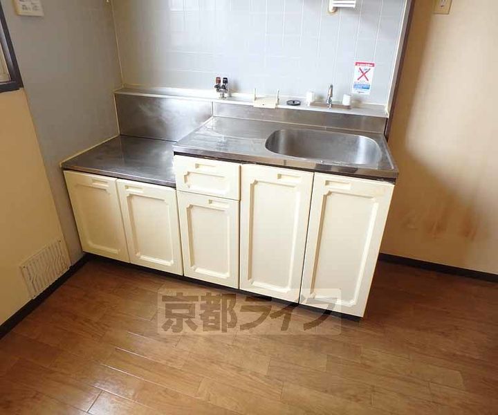 大阪府枚方市大峰元町2丁目の賃貸アパートのキッチン