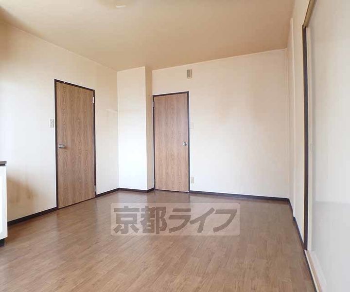 大阪府枚方市大峰元町2丁目の賃貸アパートの居間