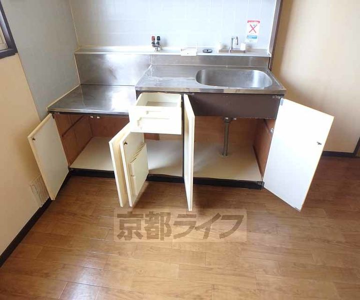 大阪府枚方市大峰元町2丁目の賃貸アパートの内装