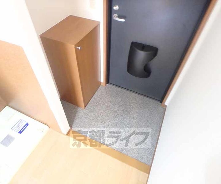 大阪府枚方市伊加賀西町の賃貸アパートの玄関