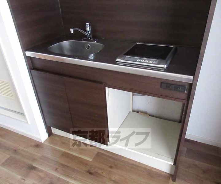大阪府枚方市楠葉野田1丁目の賃貸アパートのキッチン