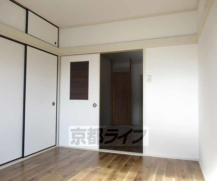 大阪府枚方市楠葉野田1丁目の賃貸アパートの居間