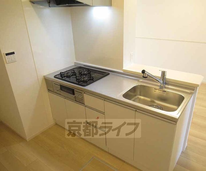 チャロズ コート102のキッチン