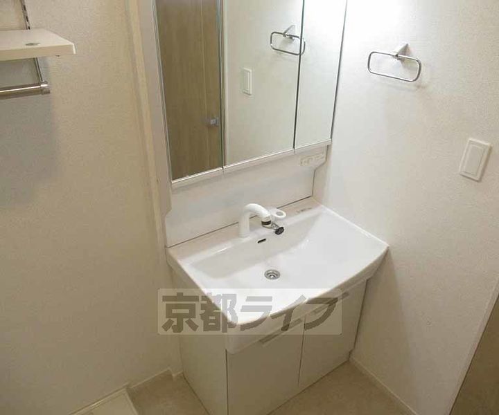 チャロズ コート102の内装