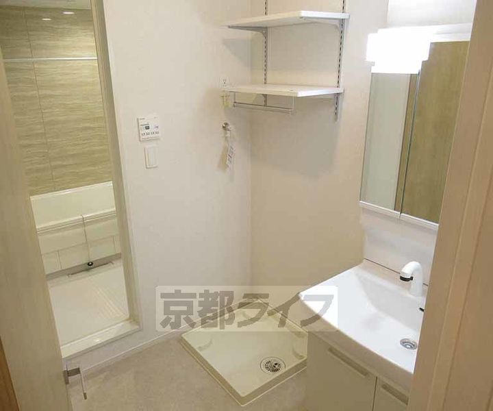 チャロズ コート102の内装