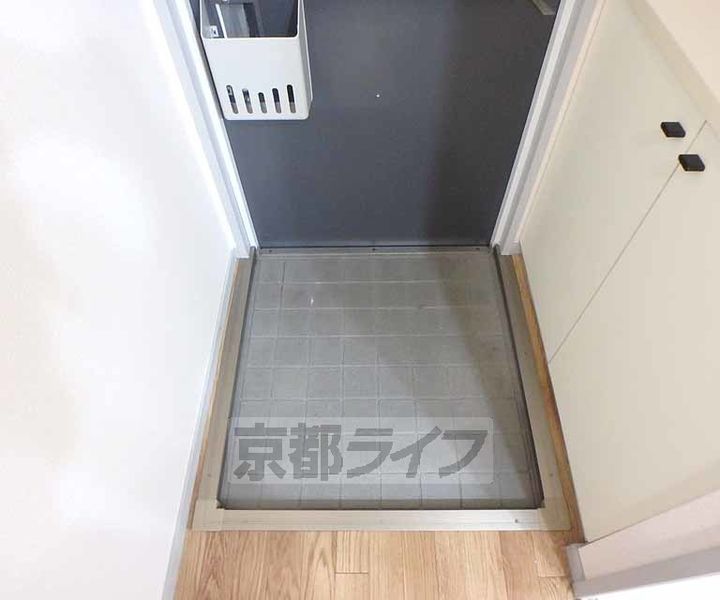 シャルム祐201の玄関