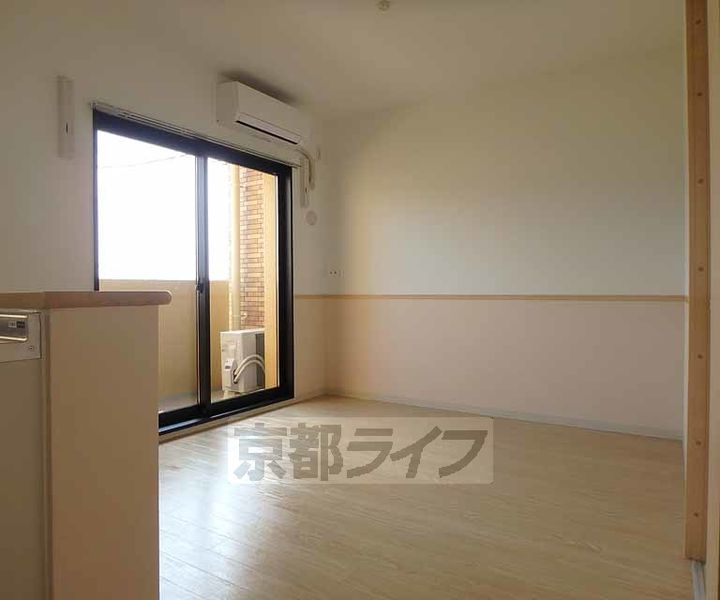 京都府木津川市城山台10丁目の賃貸マンションの居間
