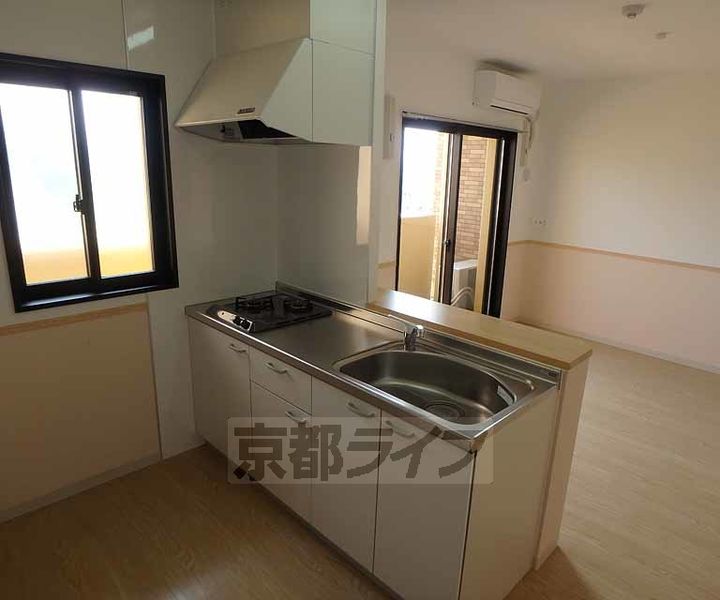 京都府木津川市城山台10丁目の賃貸マンションのキッチン
