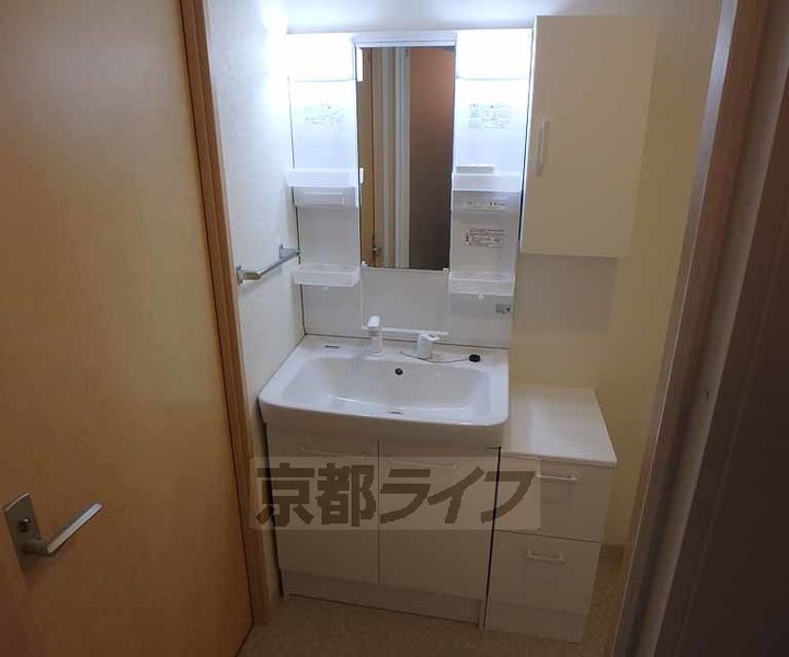 京都府木津川市城山台10丁目の賃貸マンションの内装