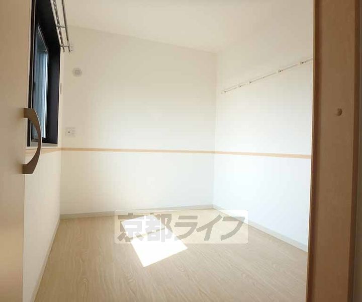 京都府木津川市城山台10丁目の賃貸マンションの居間