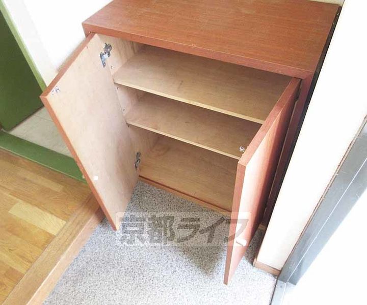 京都府京都市山科区勧修寺西金ケ崎の賃貸マンションの内装