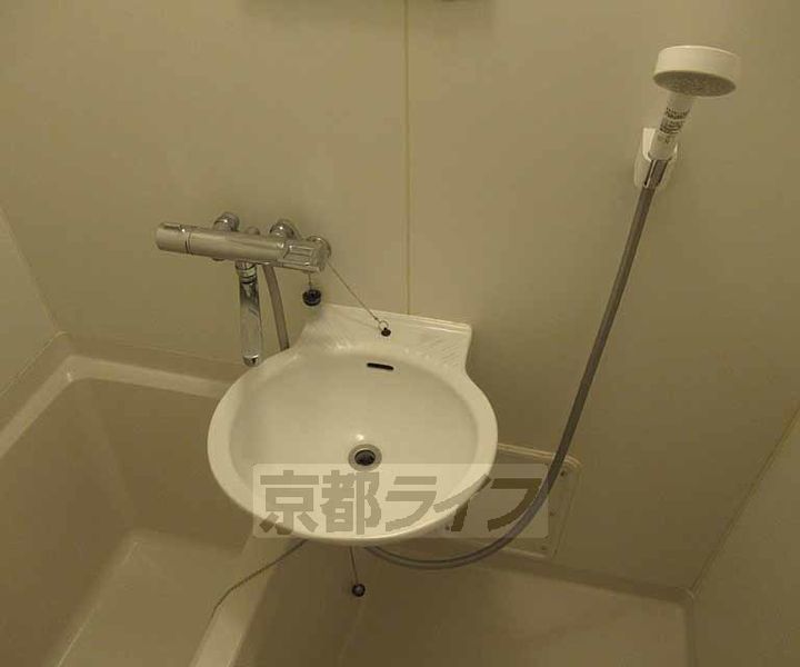 レオパレスプラヌス木津103の内装