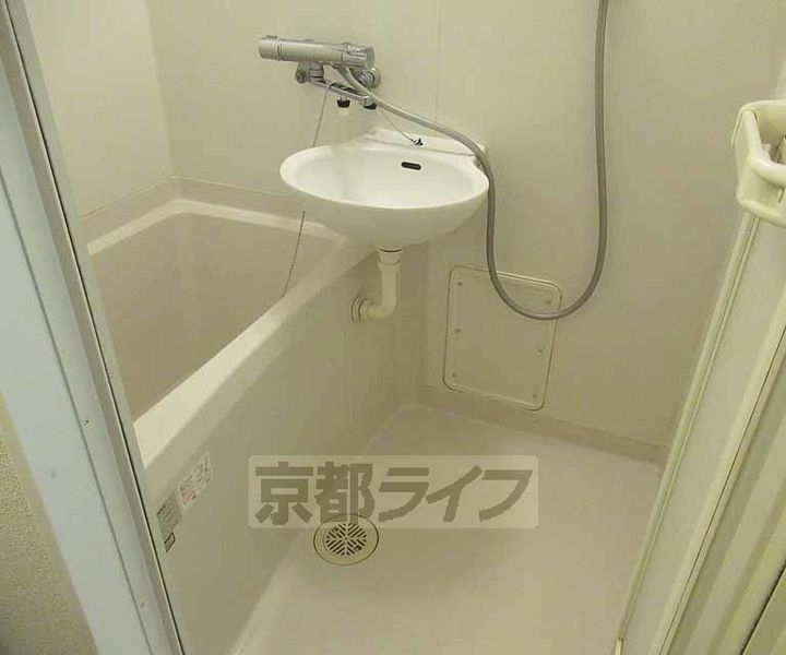 レオパレスブラッサム木津107の内装