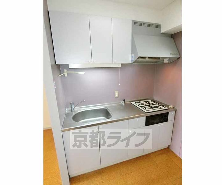 京都府長岡京市開田二丁目の賃貸マンションのキッチン
