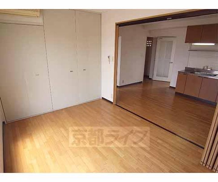 カーサNAKAMURA406の居間