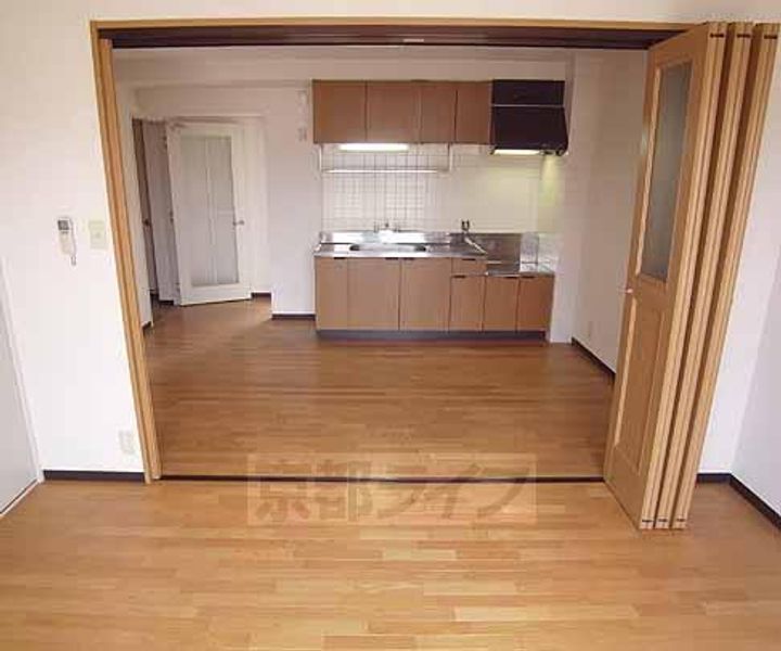 カーサNAKAMURA406の居間