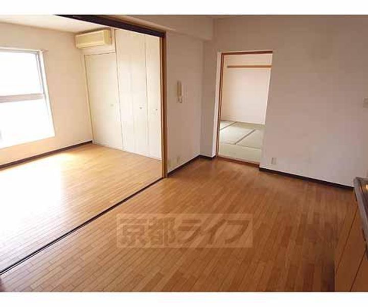 カーサNAKAMURA406の居間