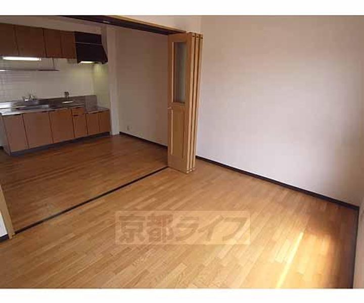 カーサNAKAMURA406の居間