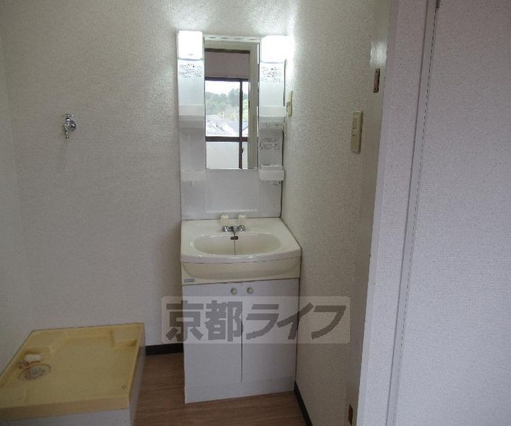 京都府京田辺市大住責谷の賃貸マンションの内装