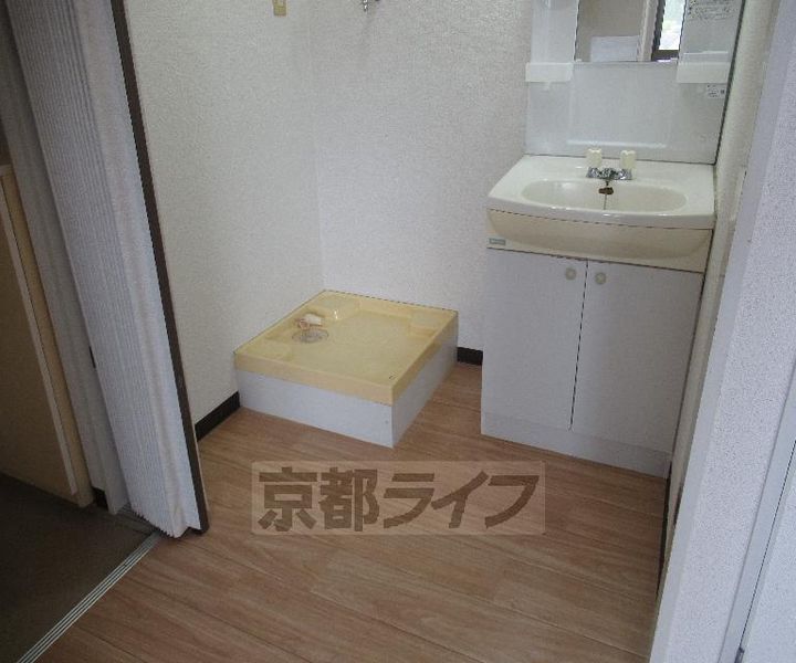 京都府京田辺市大住責谷の賃貸マンションの内装