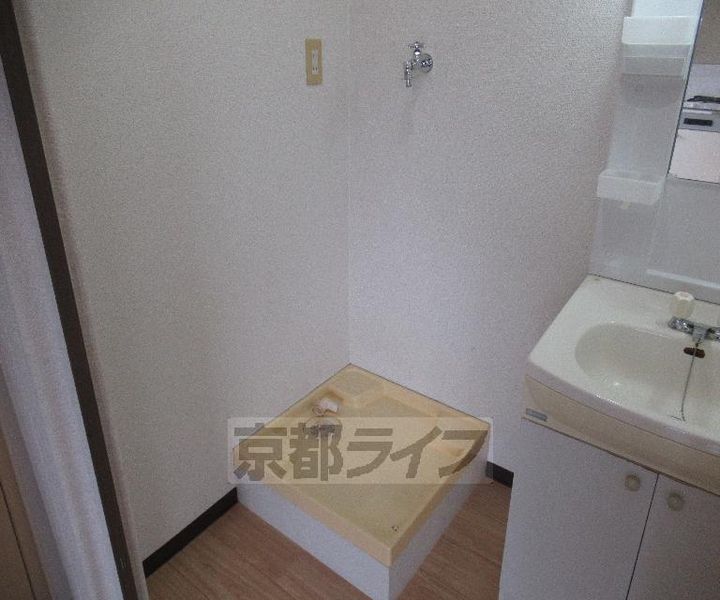 京都府京田辺市大住責谷の賃貸マンションの内装