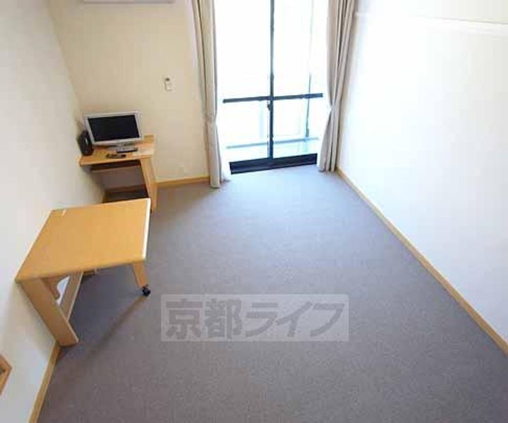 レオパレスMARUTO京田辺305の居間