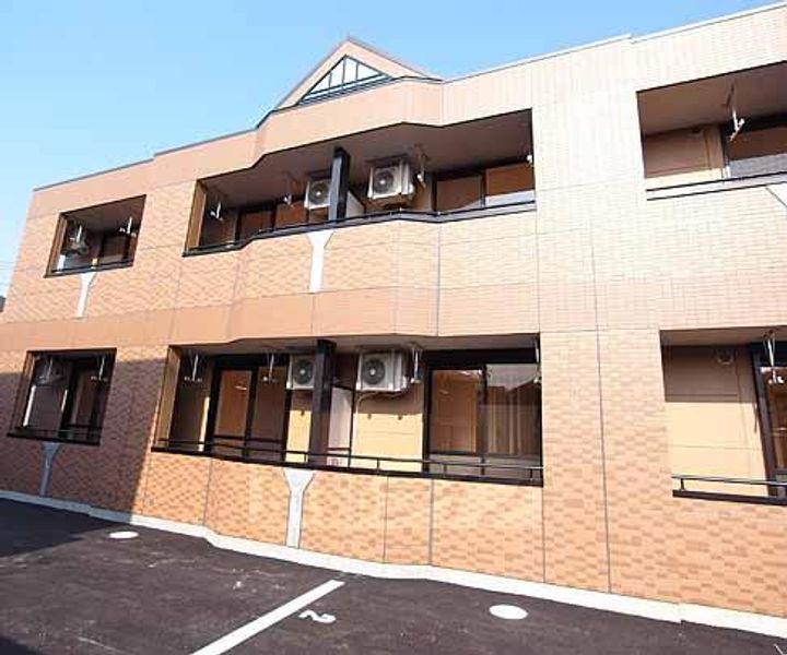 京都府京田辺市草内東垣内の賃貸マンションの外観