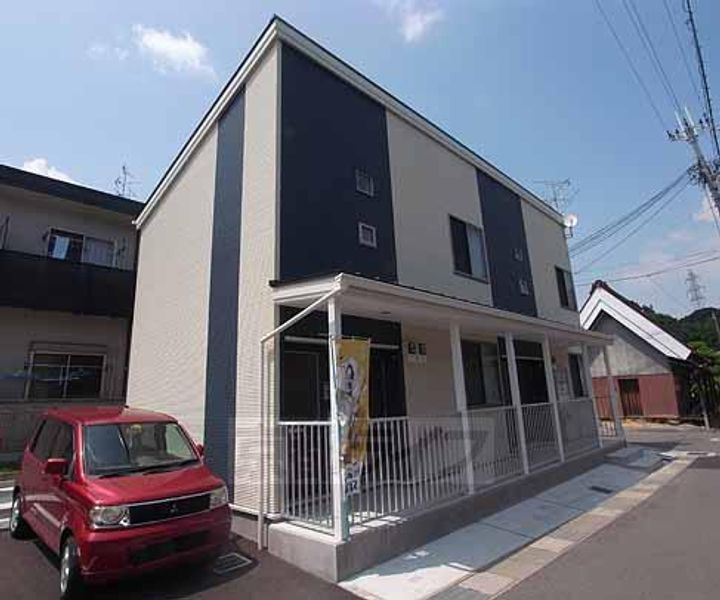 京都府京田辺市東古森の賃貸アパートの外観