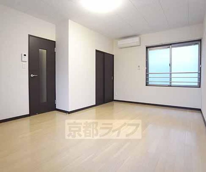 京都府京田辺市東古森の賃貸アパートの居間