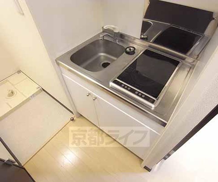 京都府京田辺市東古森の賃貸アパートのキッチン