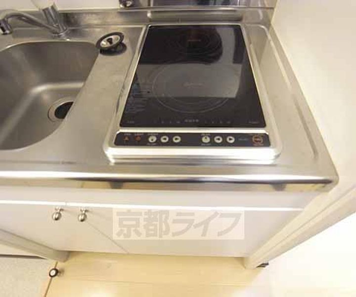 京都府京田辺市東古森の賃貸アパートのキッチン