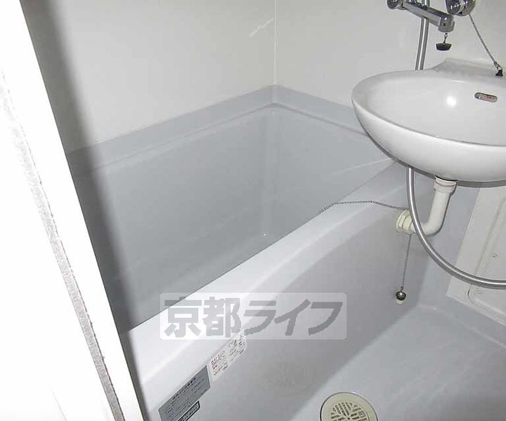 京都府京田辺市三山木見尊田の賃貸アパートの風呂