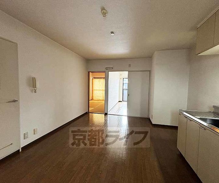 ラ・グラシューズ302の居間