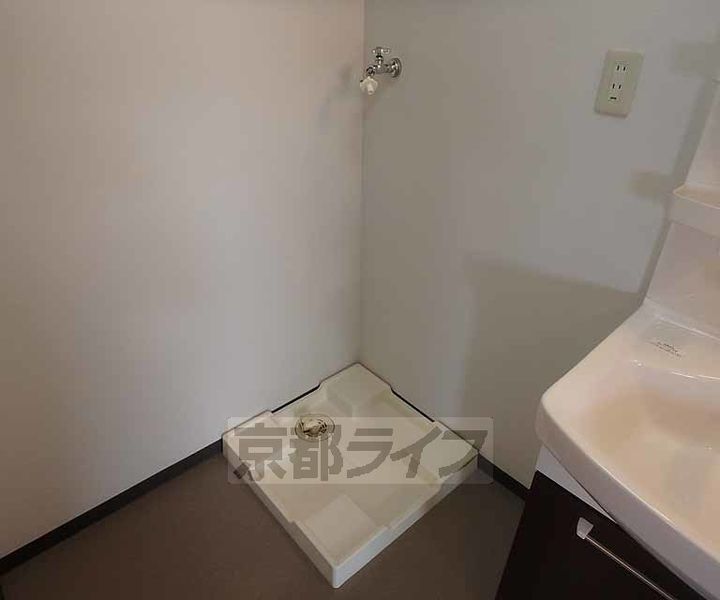 京都府長岡京市友岡2丁目の賃貸マンションの内装