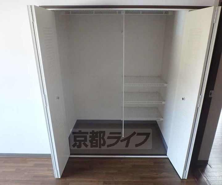 京都府長岡京市友岡2丁目の賃貸マンションの内装