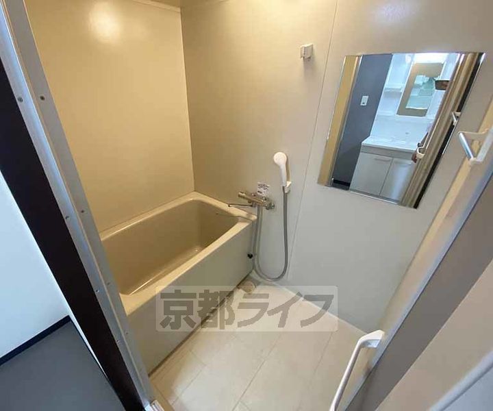 京都府長岡京市友岡2丁目の賃貸マンションの風呂