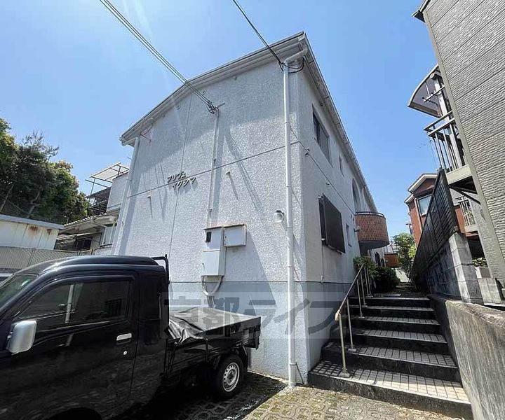 京都府向日市寺戸町大牧の賃貸マンションの外観