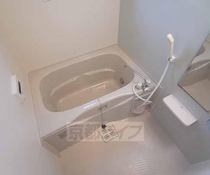 京都府京田辺市東鍵田の賃貸アパートの風呂