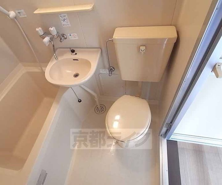 京都府京田辺市三山木上谷浦の賃貸マンションの内装