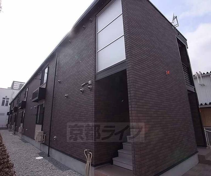 レオパレスディス ポレールの外観