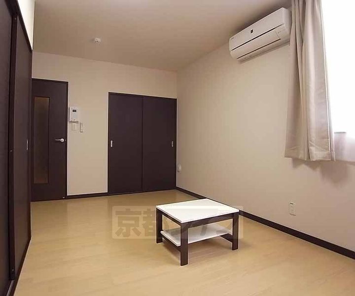 レオパレスディス ポレールの居間