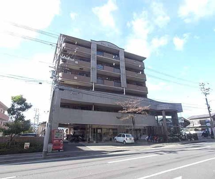 ノイシュロス御室南の外観