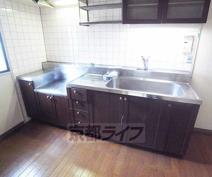 ノイシュロス御室南のキッチン