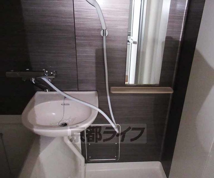 京都府京田辺市田辺鳥本の賃貸マンションの内装