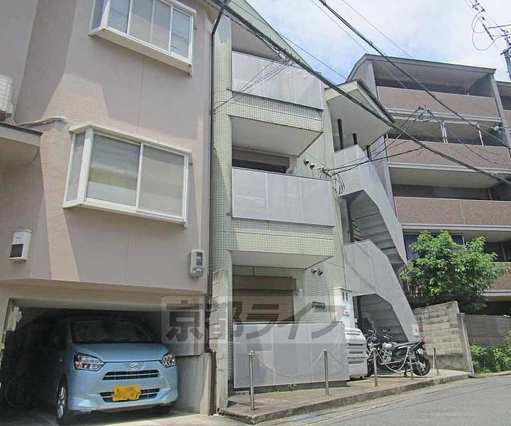 京都府京都市西京区下津林前泓町の賃貸マンションの外観