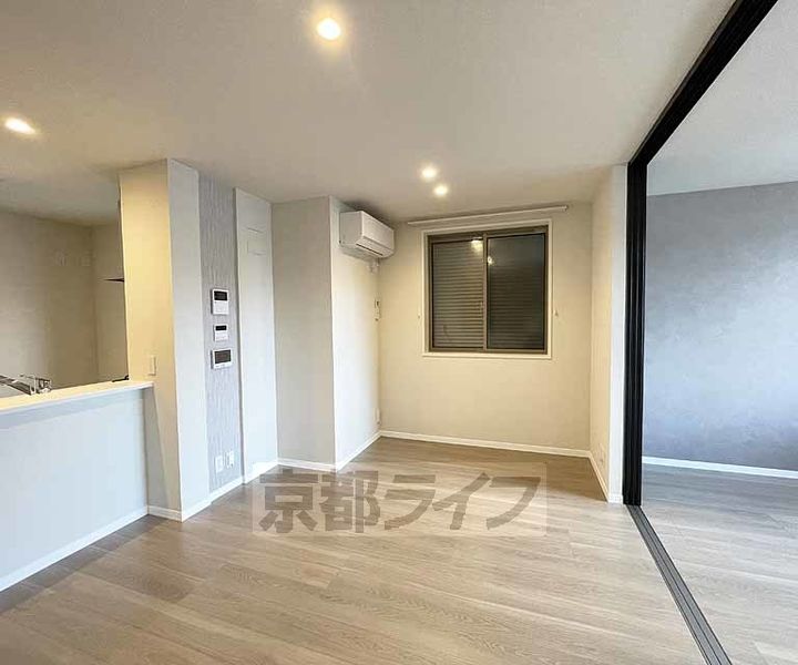 シャーメゾン ライズ One402の居間