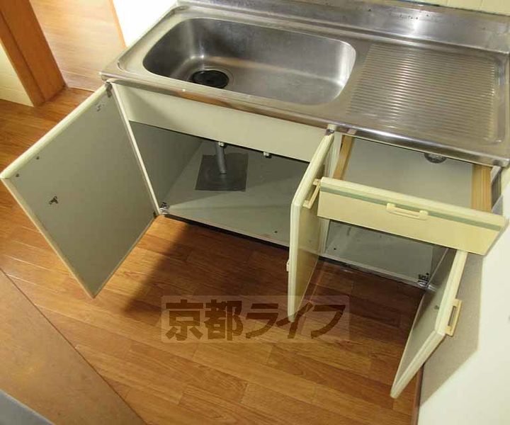 ジュネス東條302のキッチン