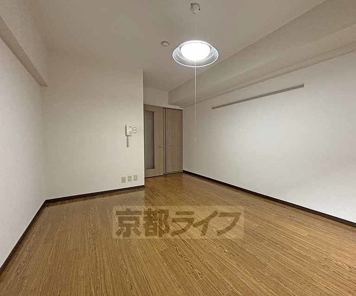ホライズン衣棚302の居間