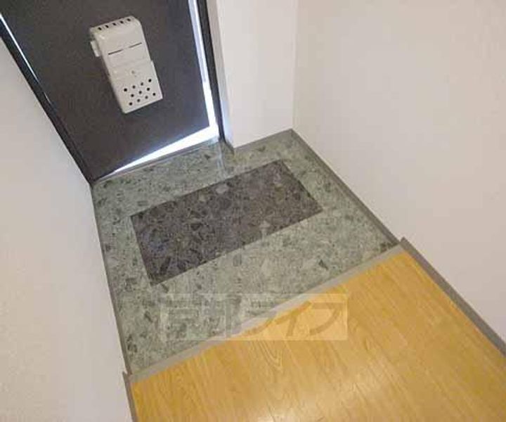 Viento深草の玄関