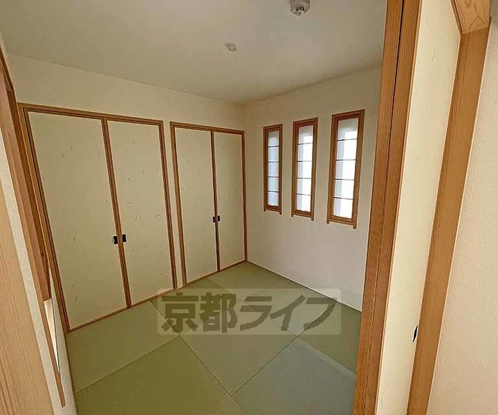 セレーナ室町307の寝室